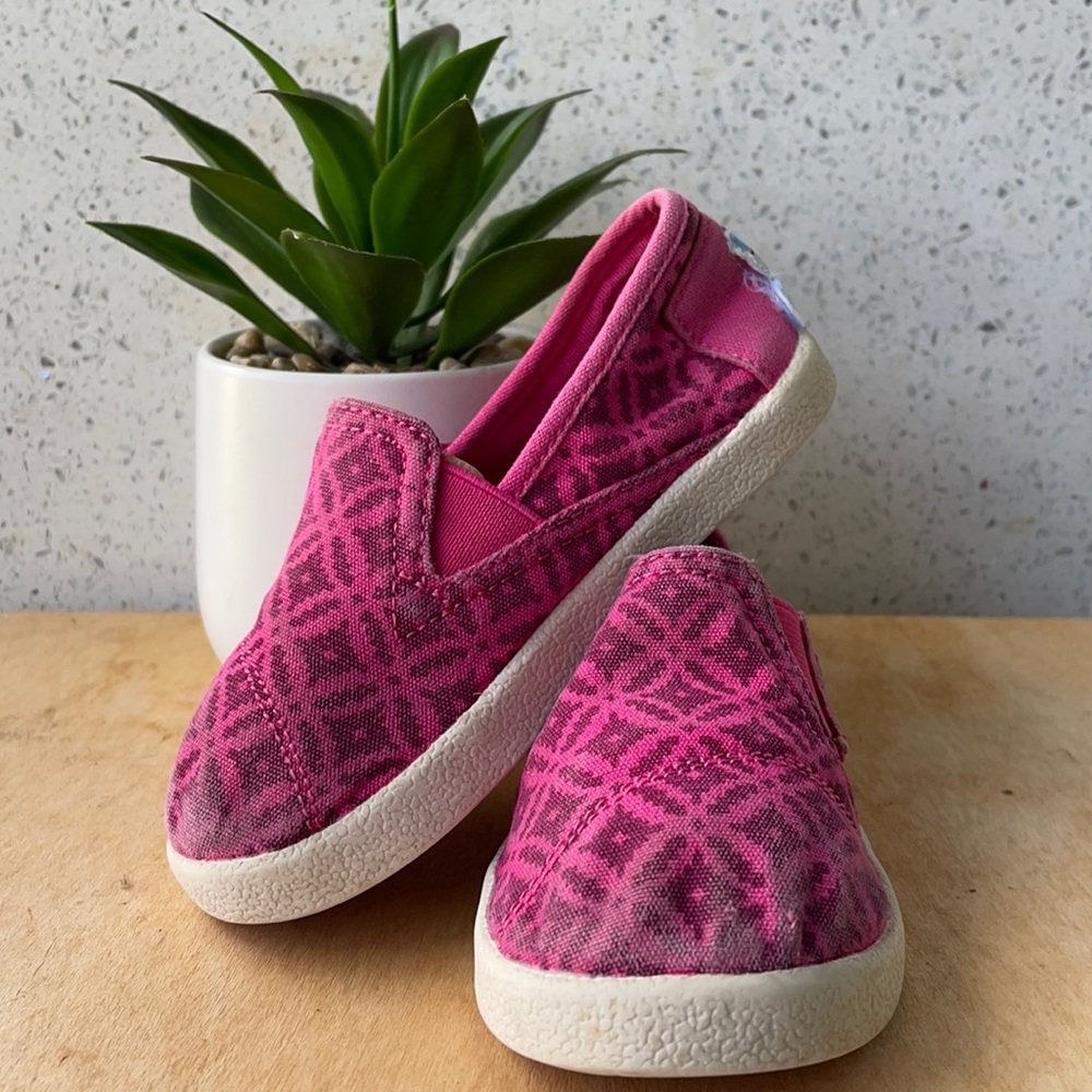 Toddler pink Toms